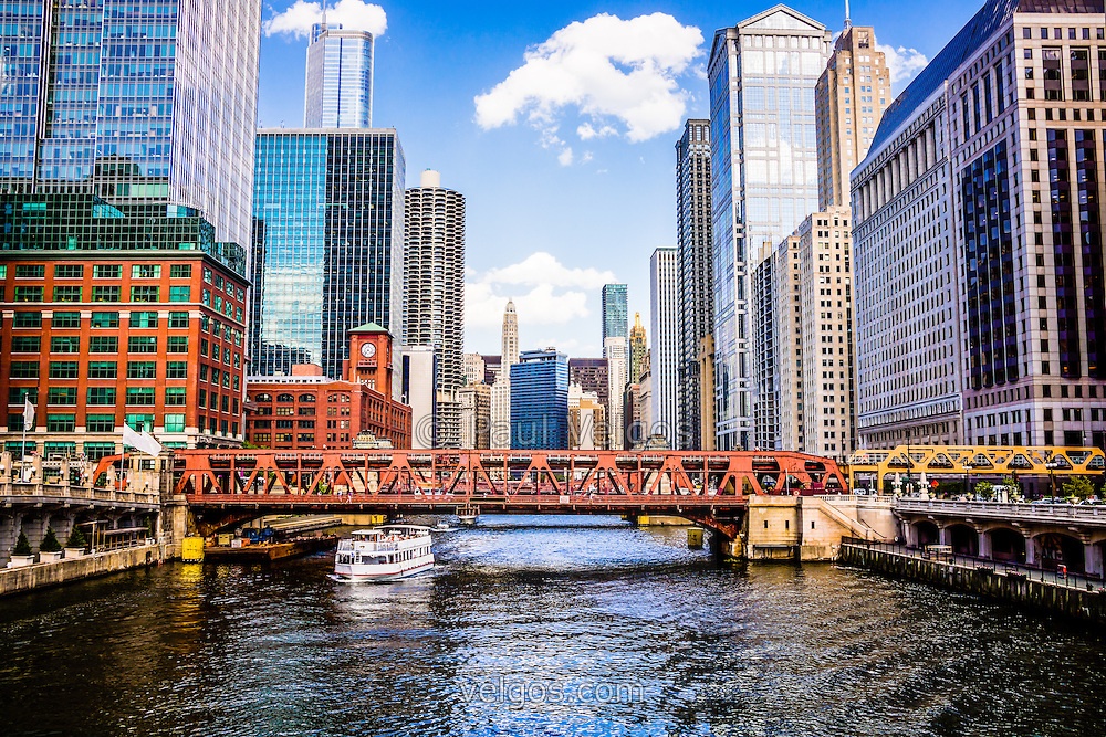 DSC02040-Chicago-Cityscape-Wells-Street-Bridge-Picture.jpg
